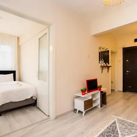 Cozy With Sea View In Beyoglu Istambul