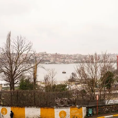 Cozy With Sea View In Beyoglu Apartamento
