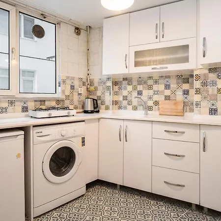 Cozy With Sea View In Beyoglu Apartamento