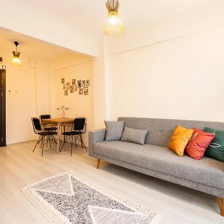 Cozy With Sea View In Beyoglu * Istambul
